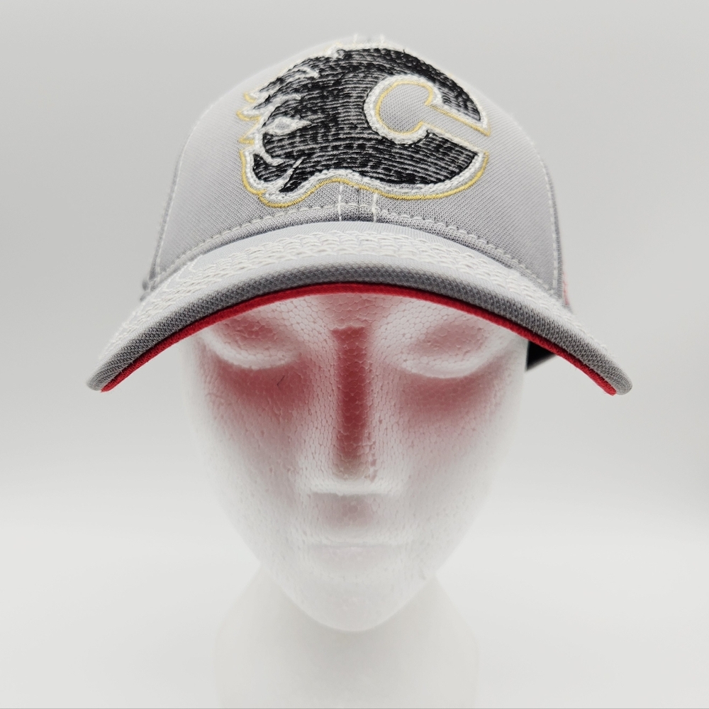 REEBOK | NHL Calgary Flames hockey semi-fitted cap hat
